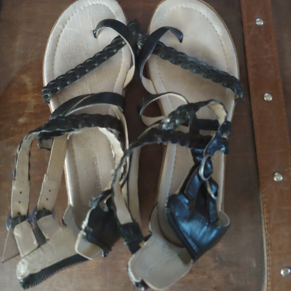 G. H. Bass & Co Black Heels Size 8